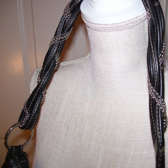 Fortuna Valentina Black Leather Shoulder Bag - Picture 14 of 15